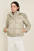 Wunder Puff Cropped Jacket תמונת דוגמן קידמית של Wunder Puff Cropped Jacket
