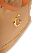 תמונת תקריב של CHANGING BAG