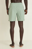 תמונת דוגמן אחורית של Pool Short 7