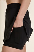 תמונת תקריב דוגמן של Lightweight High-Rise Tennis Skirt