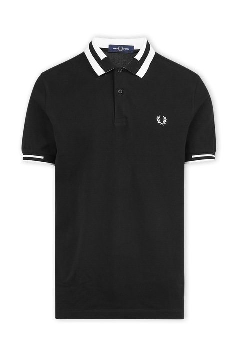 חולצת פולו שחורה עם צאוורון לבן FRED PERRY