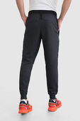 תמונת דוגמן אחורית של At Ease Joggers