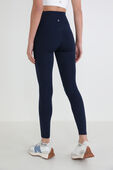 תמונת דוגמן אחורית של Align™ Pant 25" *Pockets