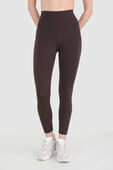 תמונת דוגמן קידמית של Align High-Rise Crop 23" *Pockets