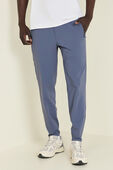 Pace Breaker Pant תמונת דוגמן קידמית של Pace Breaker Pant