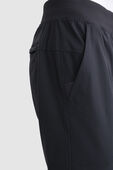 תמונת תקריב דוגמן של ABC Jogger