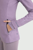 תמונת תקריב דוגמן של Cross Chill Jacket