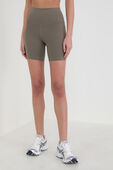 Align™ High-Rise Short 6 תמונת דוגמן קידמית של Align™ High-Rise Short 6
