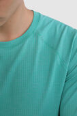 תמונת תקריב דוגמן של Metal Vent Tech Long-Sleeve Shirt
