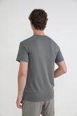 תמונת דוגמן אחורית של Metal Vent Tech Short-Sleeve Shirt