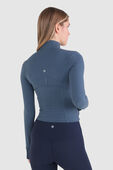 תמונת דוגמן אחורית של Define Cropped Jacket Nulu