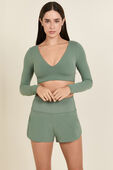 Everlux V-Neck Long-Sleeve Bra Top, A/B Cup תמונת דוגמן קידמית של Everlux V-Neck Long-Sleeve Bra Top, A/B Cup