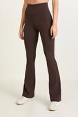 Groove Super-High-Rise Flared Pant תמונת דוגמן קידמית של Groove Super-High-Rise Flared Pant