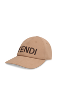 תמונה קידמית של כובע מצחייה