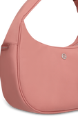 תמונת תקריב של City Essentials Shoulder Bag