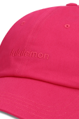 תמונת תקריב של Classic Unisex Ball Cap