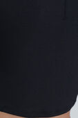 תמונת תקריב דוגמן של Hold Tight Cropped LS T-Shirt
