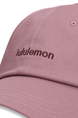 תמונת תקריב של Classic Unisex Ball Cap