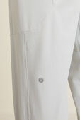 תמונת תקריב דוגמן של Zeroed In Classic-Fit Cargo Jogger Regular