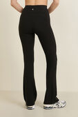 תמונת דוגמן אחורית של Groove High-Rise Nulu™ Flared Pant *Regular