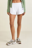 Fast and Free HR Classic-Fit Short 3'' *Reflective תמונת דוגמן קידמית של Fast and Free HR Classic-Fit Short 3'' *Reflective