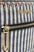 תמונת תקריב של Holographic Monogram Camera Bag