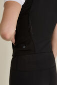 תמונת תקריב דוגמן של Push Your Pace Vest