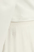 תמונת תקריב דוגמן של Stretch Woven Wide-Leg High-Rise Pant