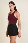 תמונת דוגמן קידמית של Align™ Waist-Length Racerback Tank Top