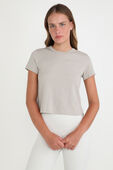 תמונת דוגמן קידמית של Classic-Fit Cotton-Blend Tee