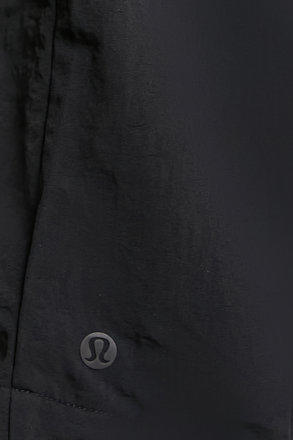 תמונת תקריב דוגמן של Hooded Utility Jacket LULULEMON