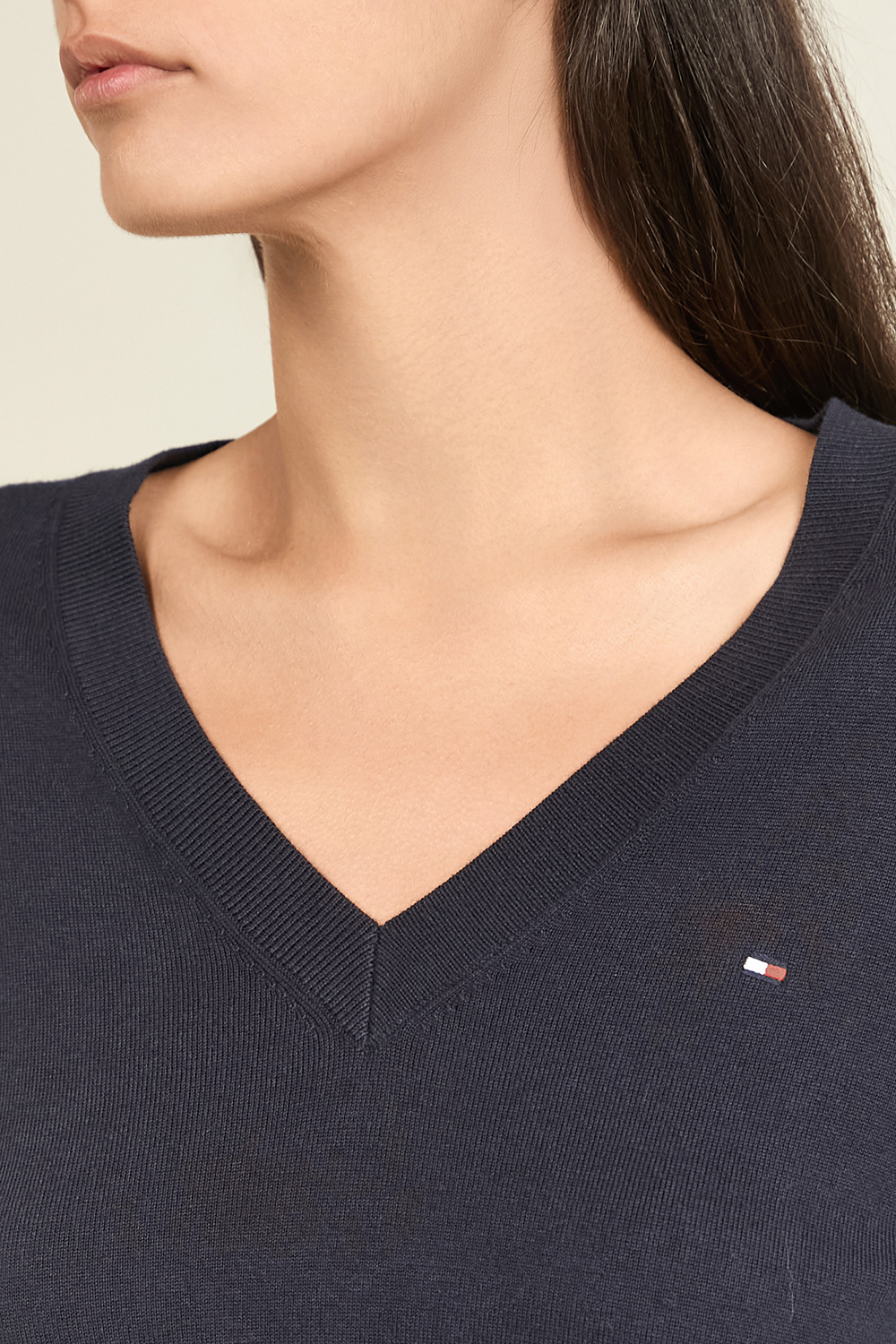 תמונת תקריב דוגמן של סריג כותנה TOMMY HILFIGER