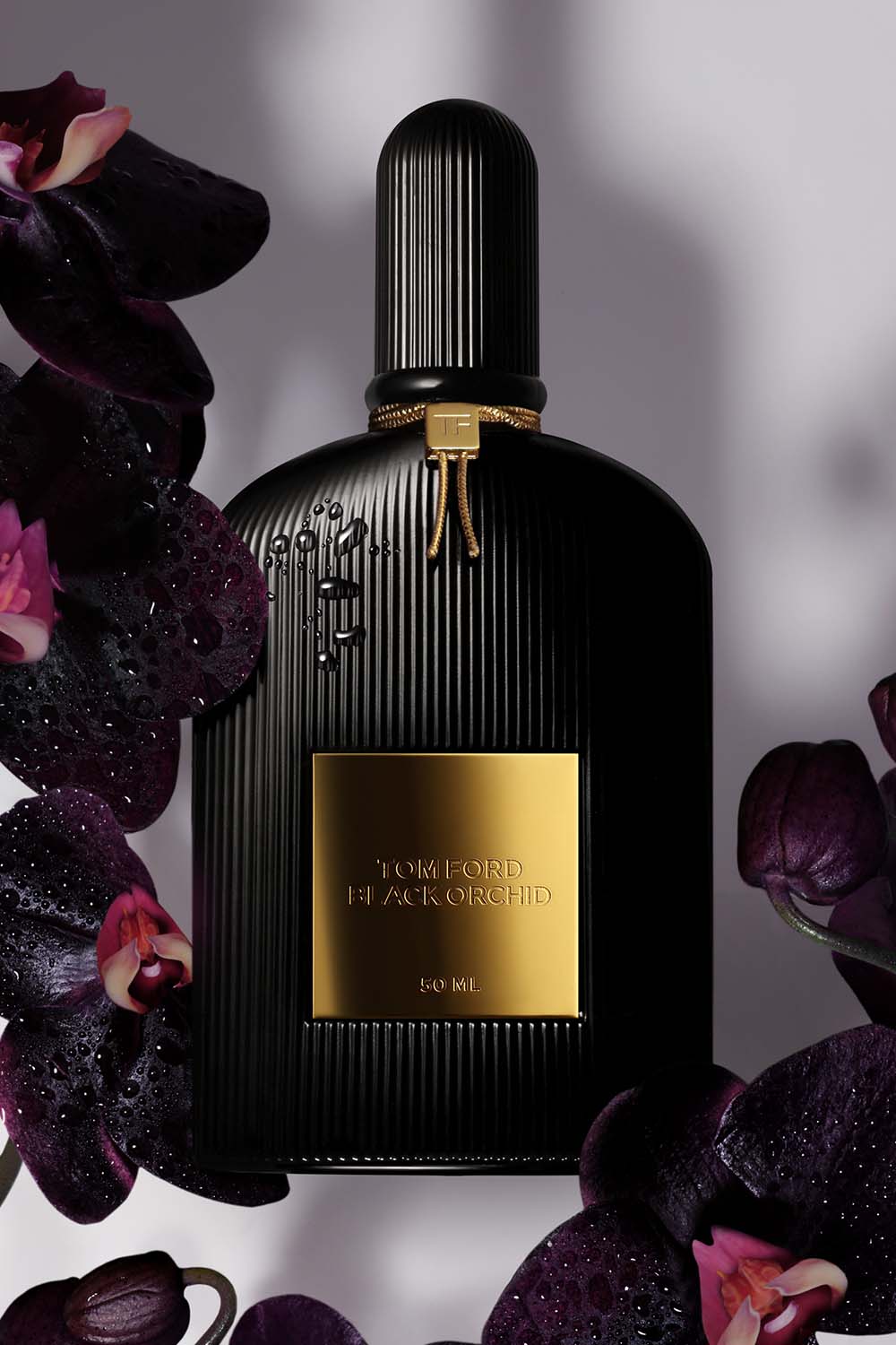 תמונת אווירה של Black Orchid Eau de Parfum Spray 100 ML