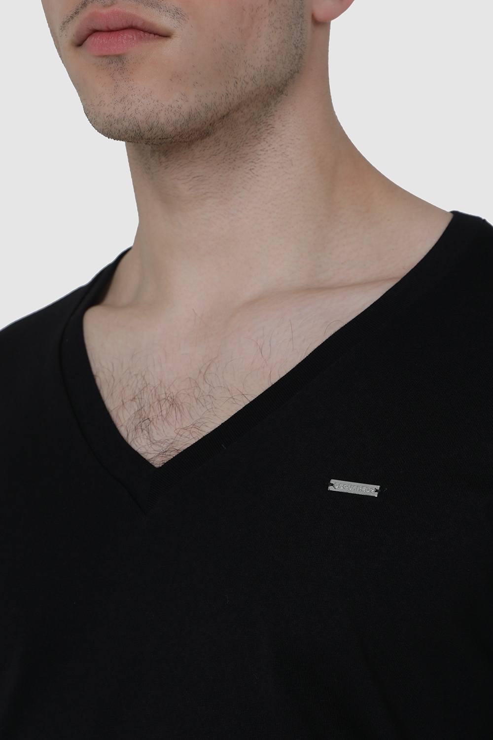 תמונת תקריב דוגמן של חולצת טי DSQUARED2