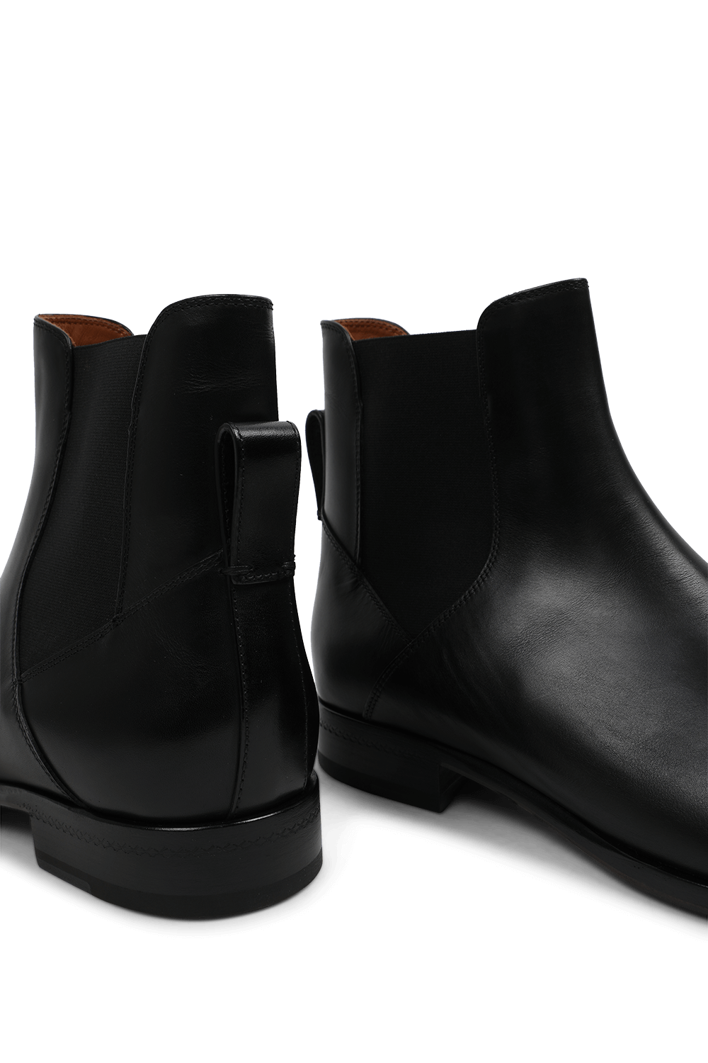תמונת תקריב של מגפיים בלייק מעור ZEGNA