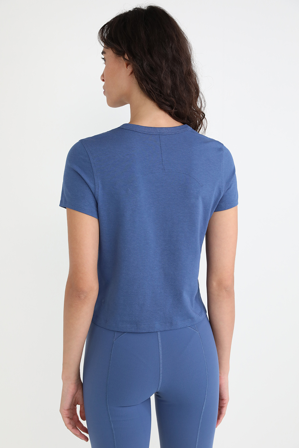 תמונת דוגמן אחורית של Classic-Fit Cotton-Blend Tee