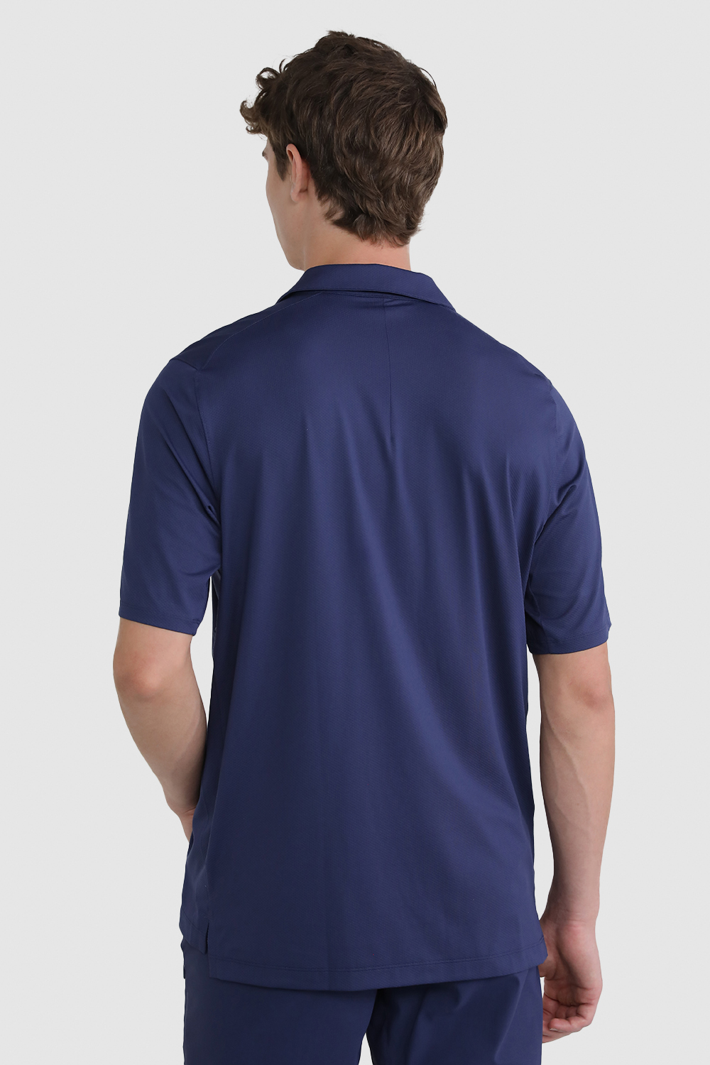תמונת דוגמן אחורית של Golf Performance Short Sleeve Polo