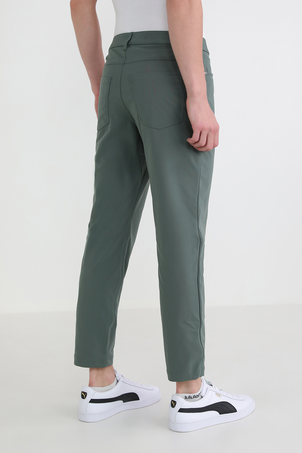 תמונת דוגמן אחורית של ABC Classic Fit Trouser 30 L