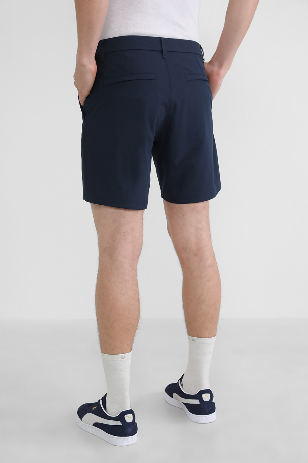 תמונת דוגמן אחורית של Commission Short Classic 7