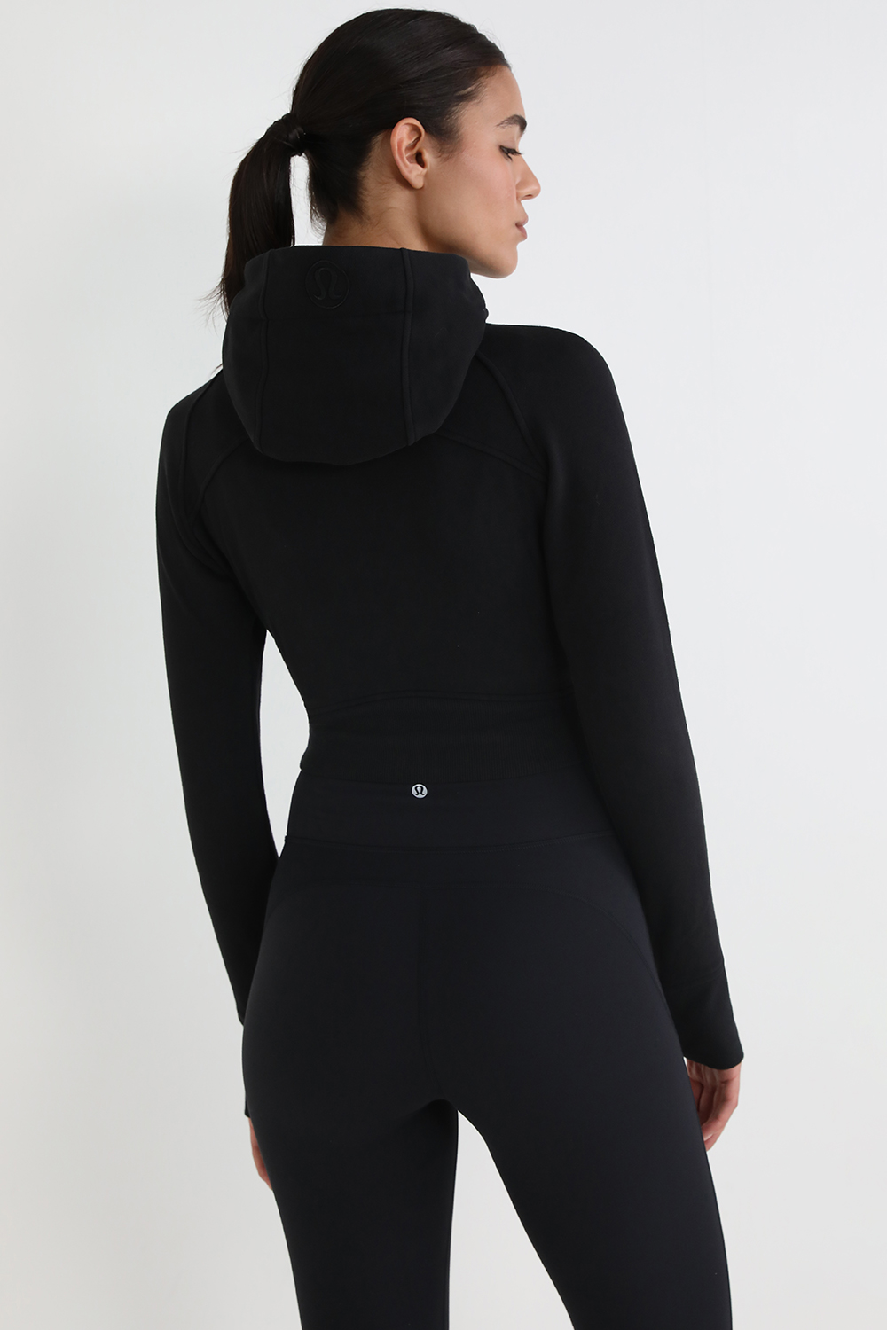תמונת דוגמן אחורית של Scuba Full-Zip Cropped Hoodie