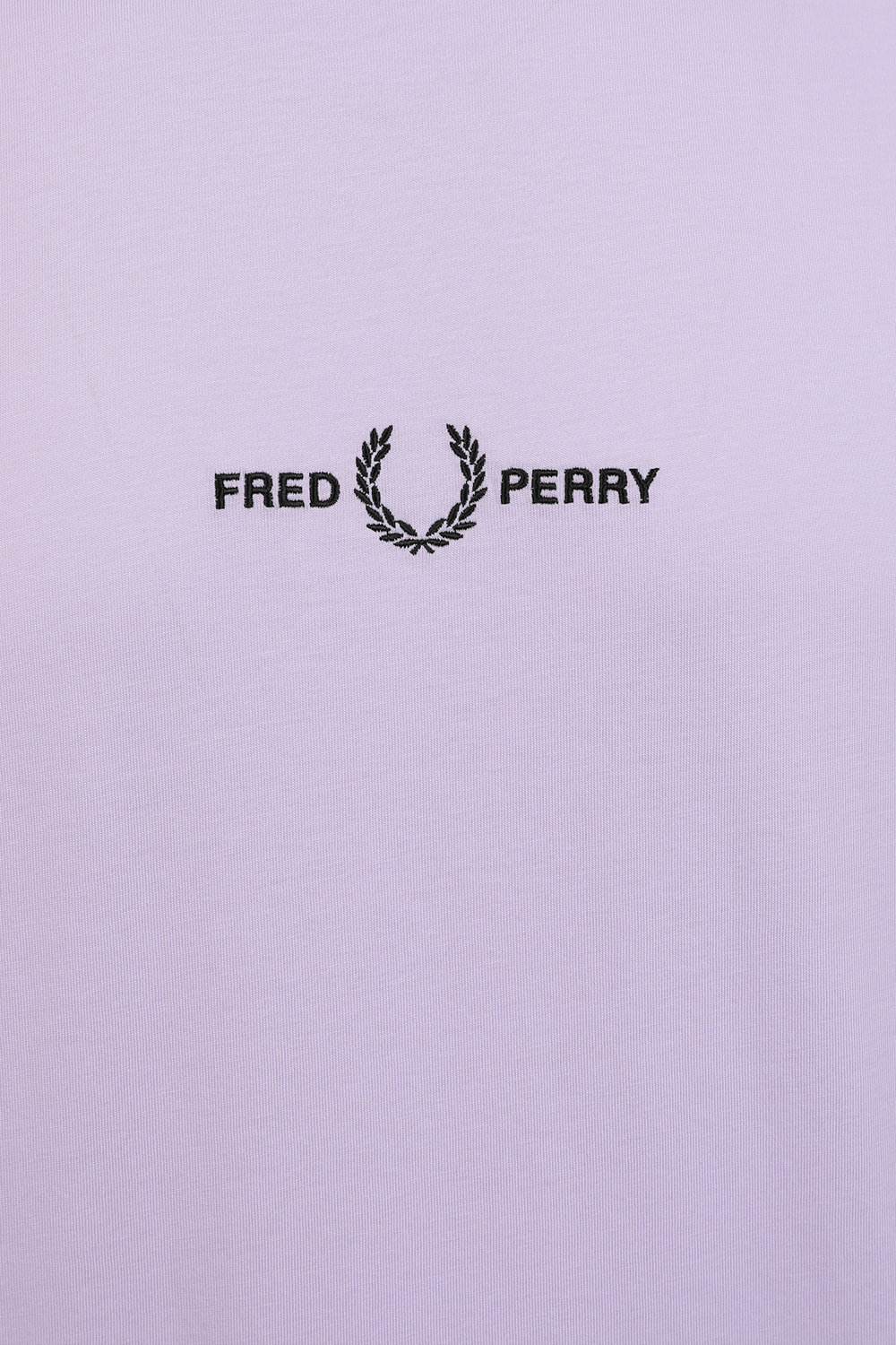 תמונה אחורית של חולצת טי עם לוגו רקום FRED PERRY