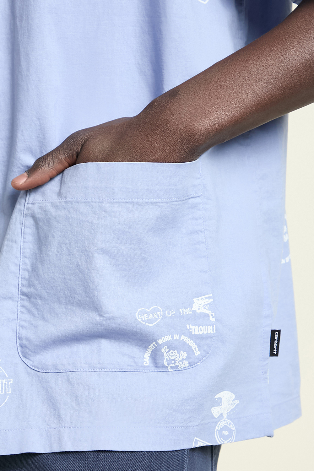 תמונת דוגמן אחורית של חולצה מכופתרת קצרה CARHARTT WIP