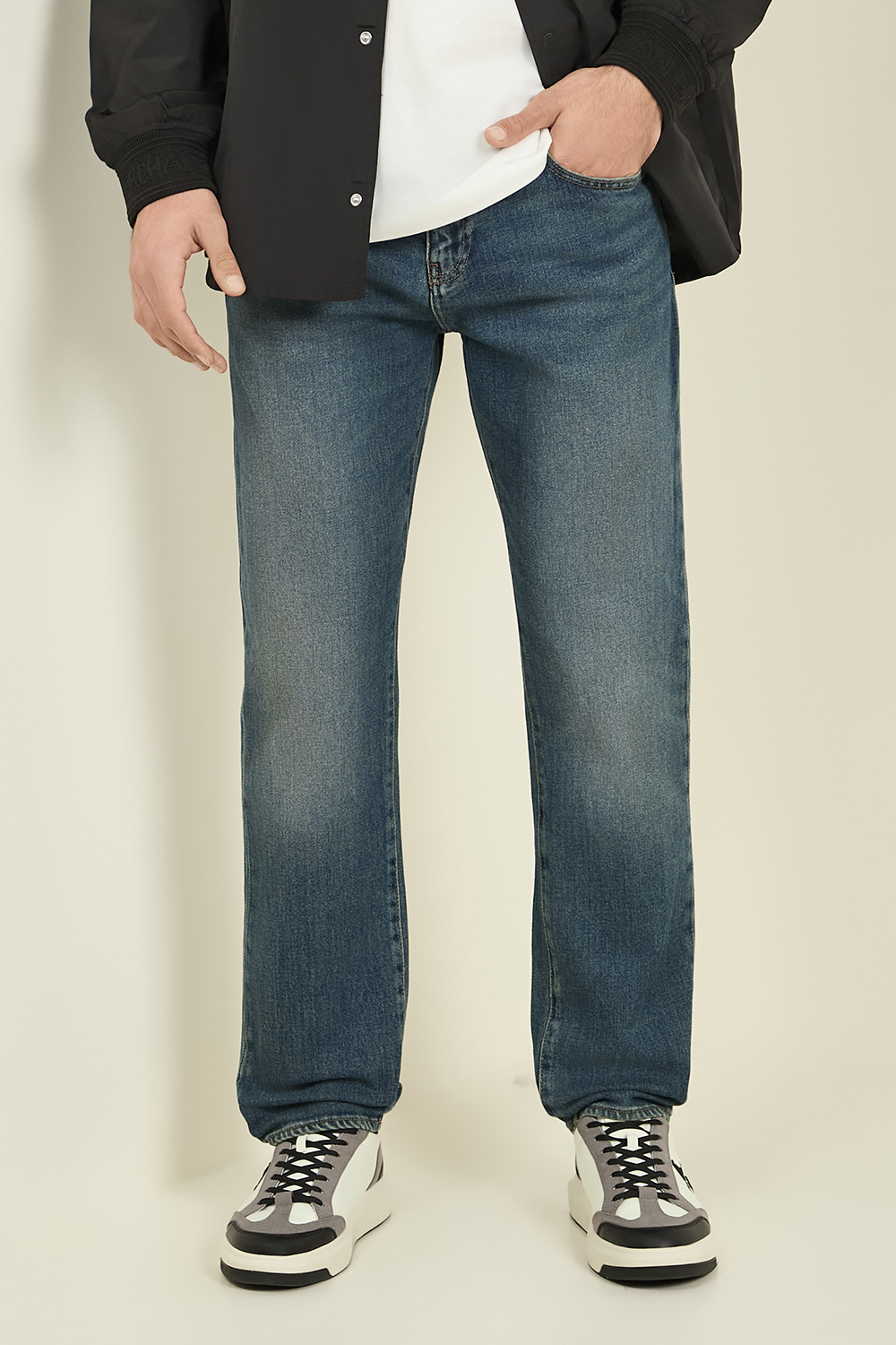 תמונת דוגמן קידמית של מכנסי ג'ינס סלים ARMANI EXCHANGE