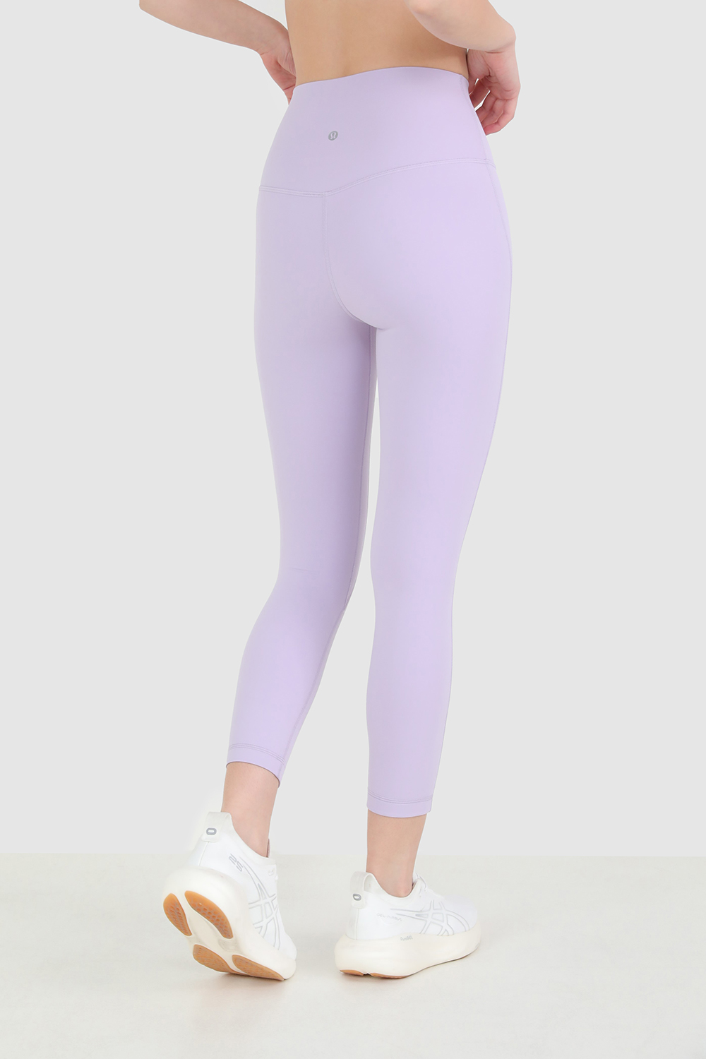 תמונת דוגמן אחורית של Align HR Crop 23 LULULEMON