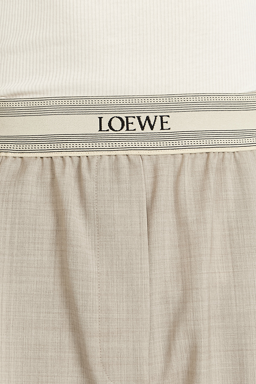 תמונת תקריב דוגמן של מכנסיים ארוכים LOEWE