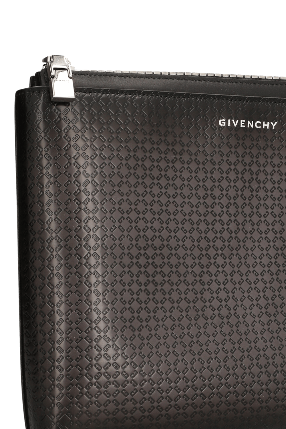 תמונת תקריב של תיק קלאץ' GIVENCHY