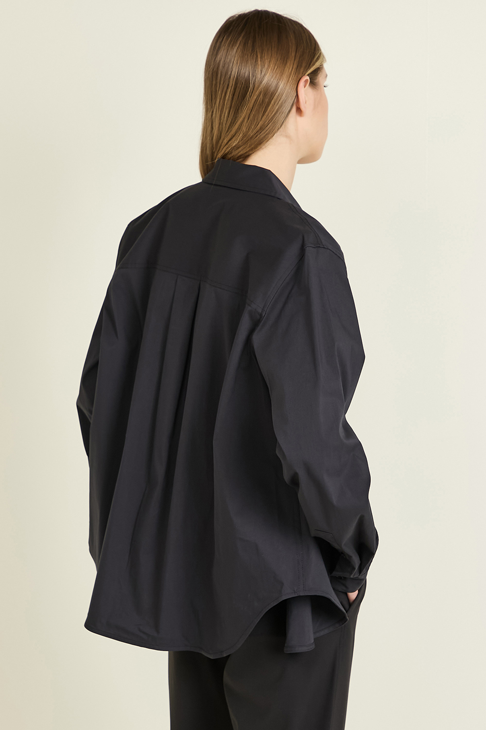 תמונת דוגמן אחורית של Cotton-Blend Poplin Button-Down Shirt LULULEMON