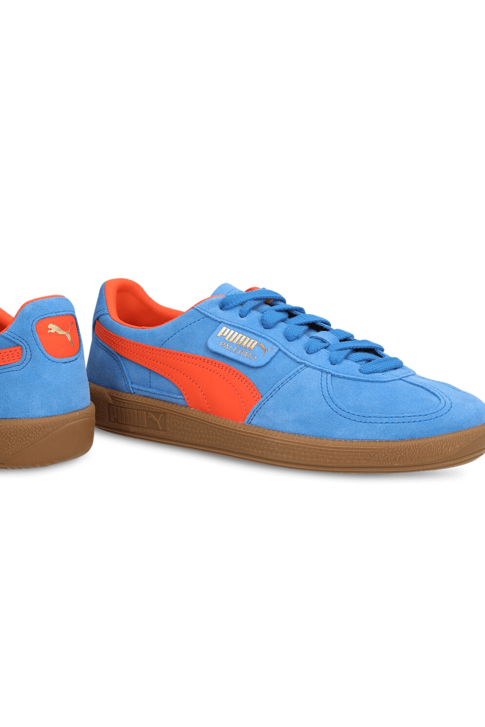 תמונת תקריב של נעלי סניקרס פלרמו PUMA