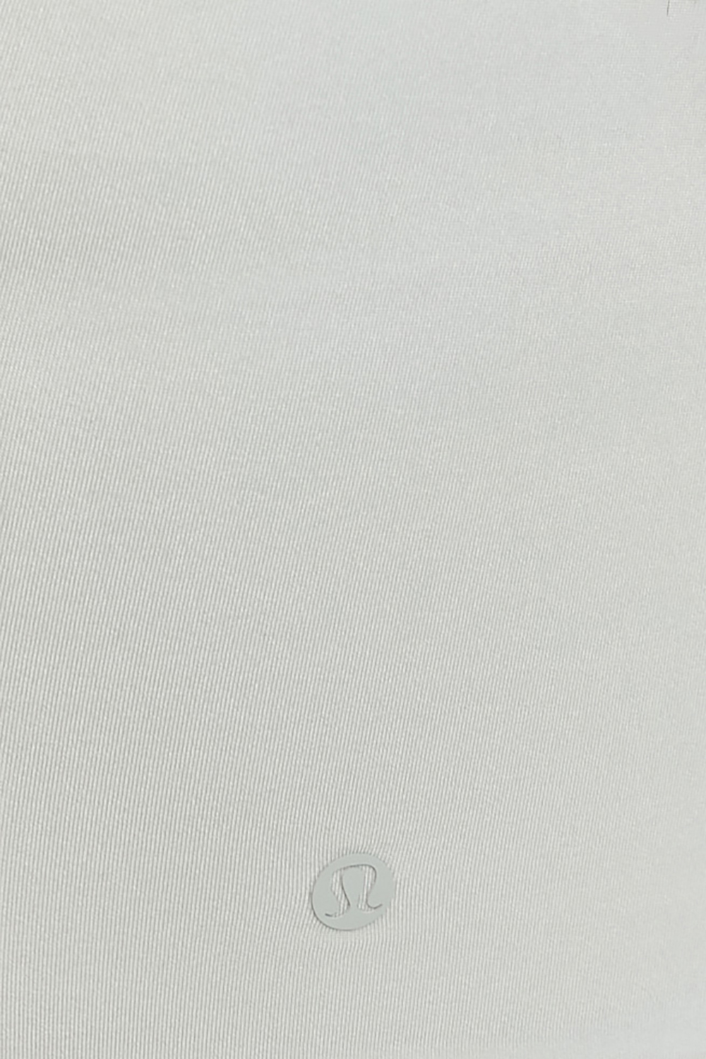 תמונת תקריב דוגמן של Nulu Crewneck Cropped T-Shirt LULULEMON