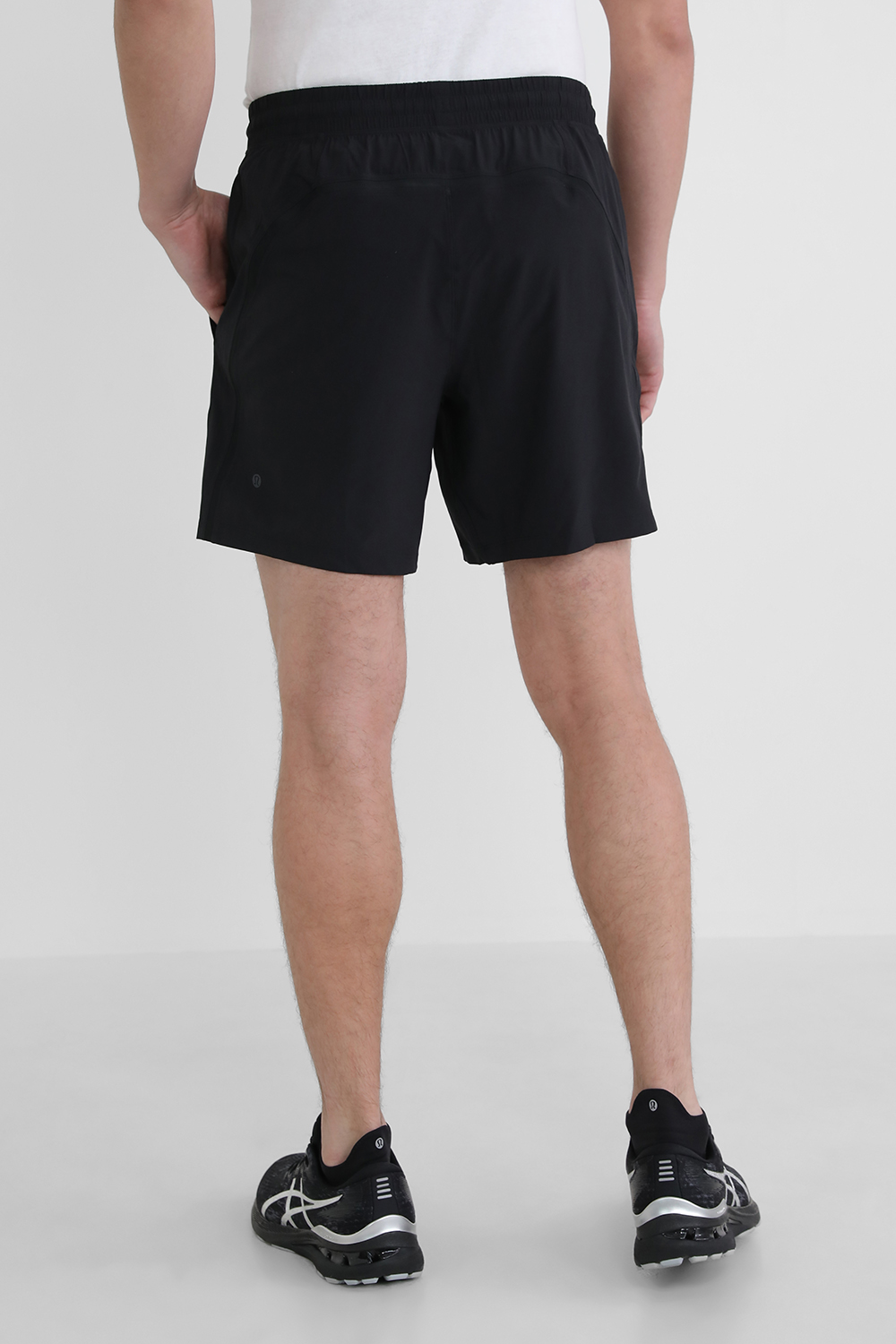 תמונת דוגמן אחורית של Pace Breaker Linerless Short 7 LULULEMON